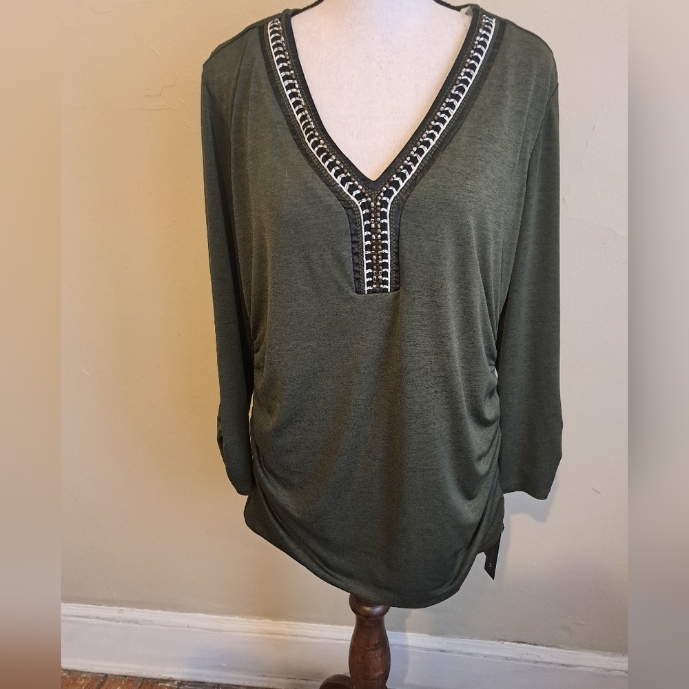 AB Studio extra large top.
